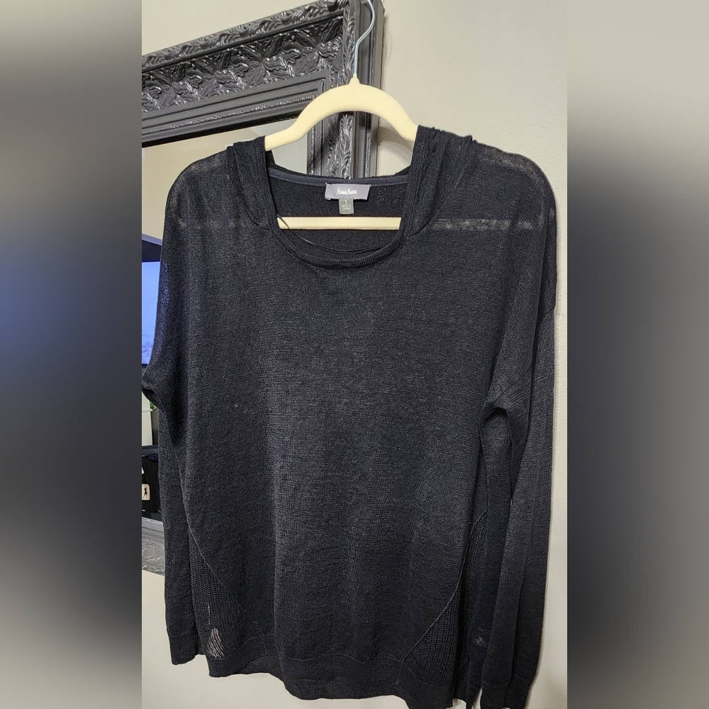 Neiman Marcus Black Long Sleeve 100% Linen Hoodie Size Small.  NWOT